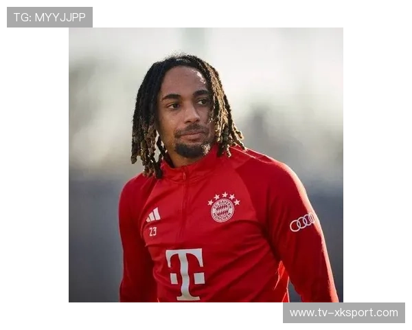 拜仁中前场配合训练：长传与插上的默契提高进攻效率